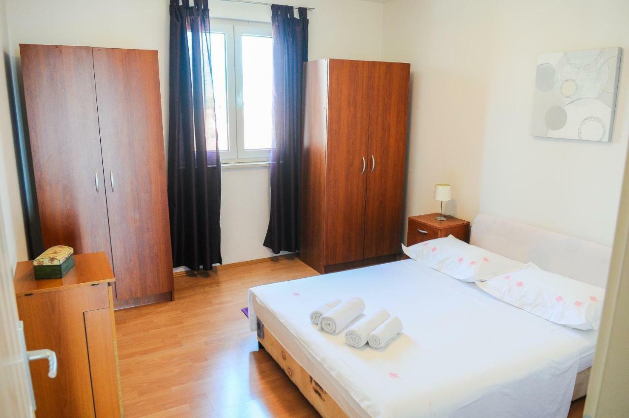 Anamarija Apartment Split Bagian luar foto